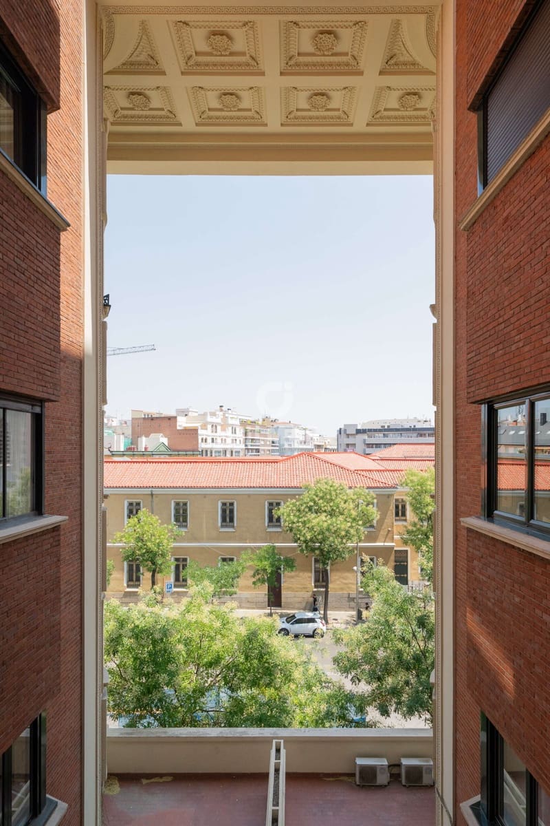 4 soveværelse Lejlighed til salg i Madrid by - € 1.650.000 (Ref: 9985691)