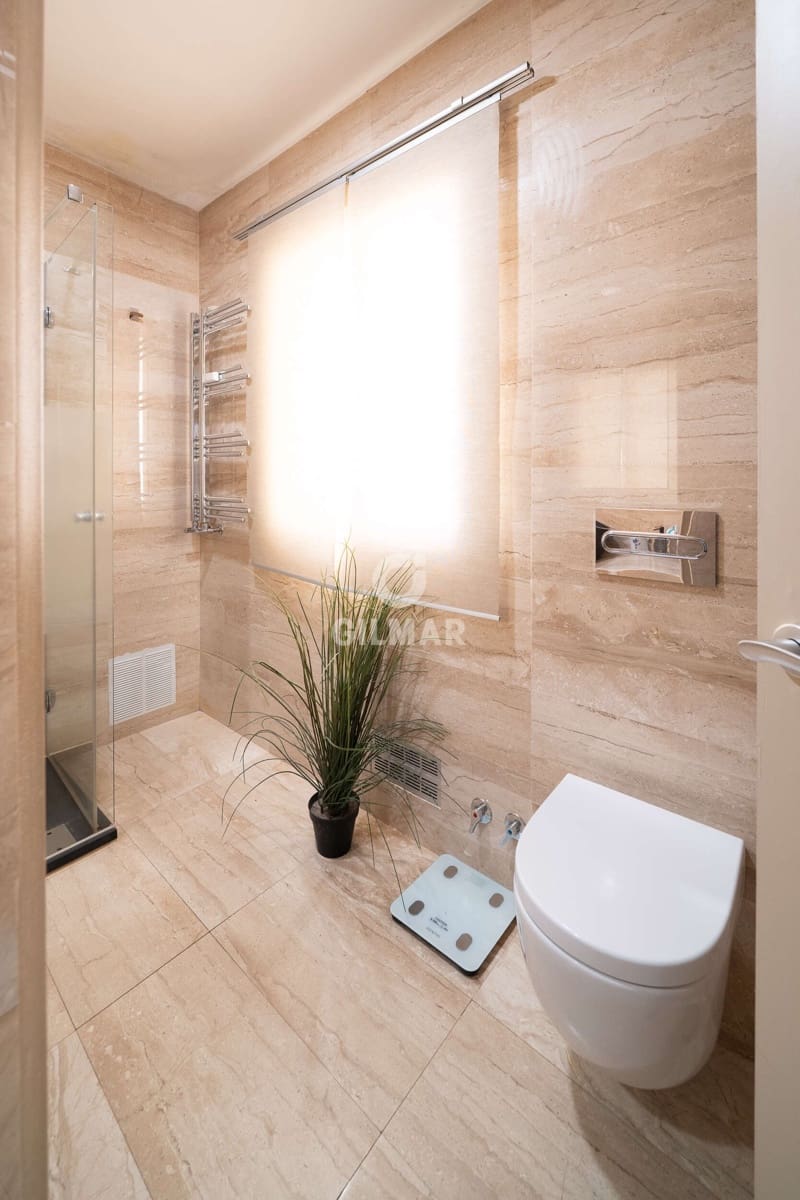 4 soveværelse Lejlighed til salg i Madrid by - € 1.650.000 (Ref: 9985691)