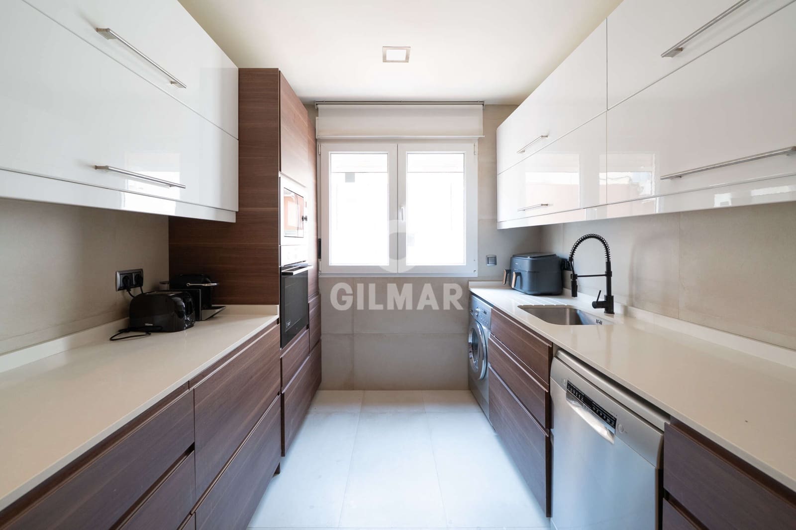 4 soveværelse Lejlighed til salg i Madrid by - € 1.650.000 (Ref: 9985691)