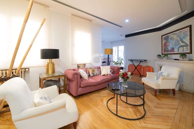 4 soveværelse Lejlighed til salg i Rios Rosas, Madrid by - € 1.650.000 (Ref: 9985691)