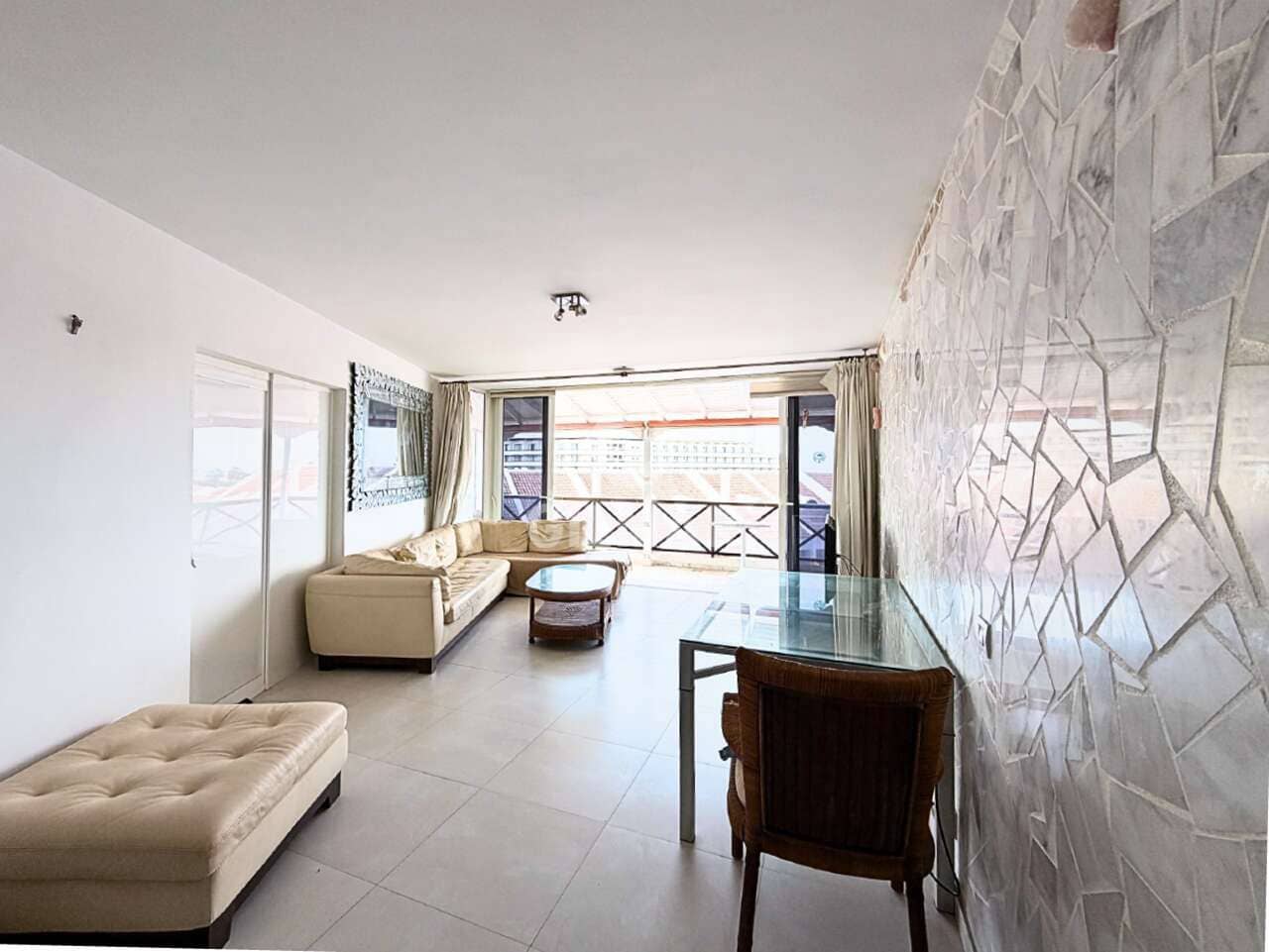 5 slaapkamer Penthouse te koop in Playa de las Americas met zwembad - € 1.400.000 (Ref: 9986143)