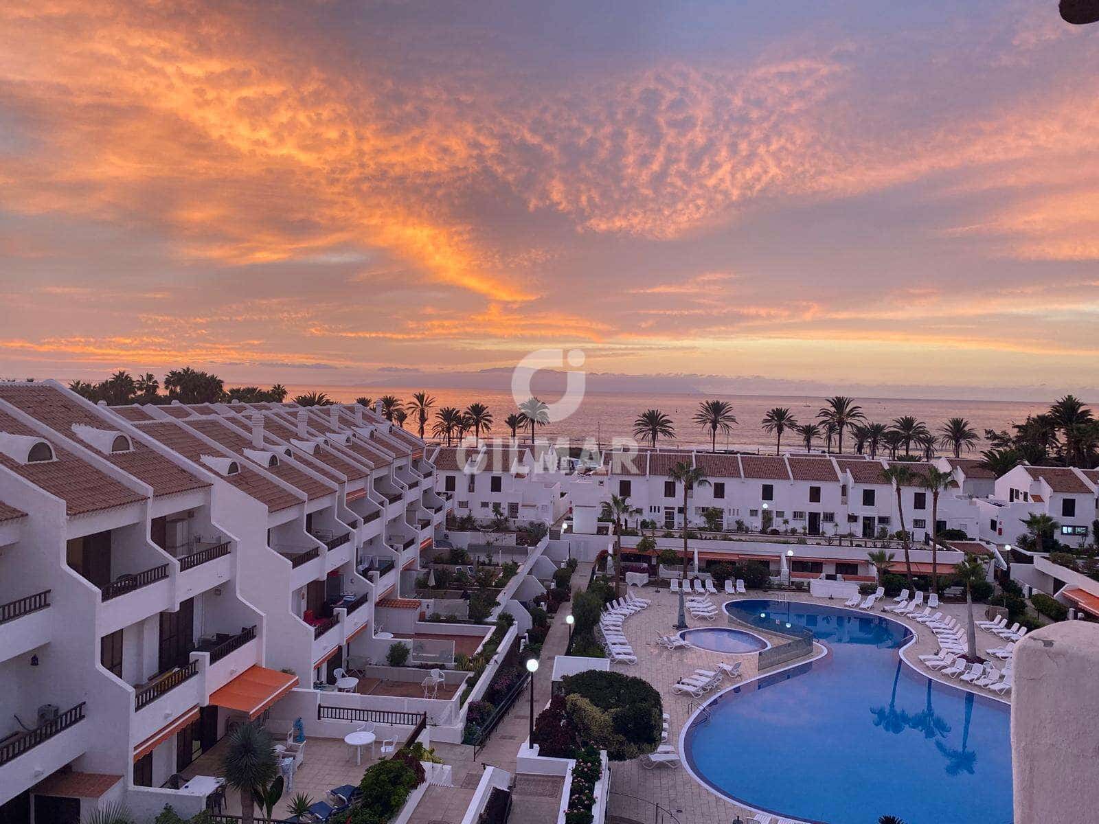 5 slaapkamer Penthouse te koop in Playa de las Americas met zwembad - € 1.400.000 (Ref: 9986143)