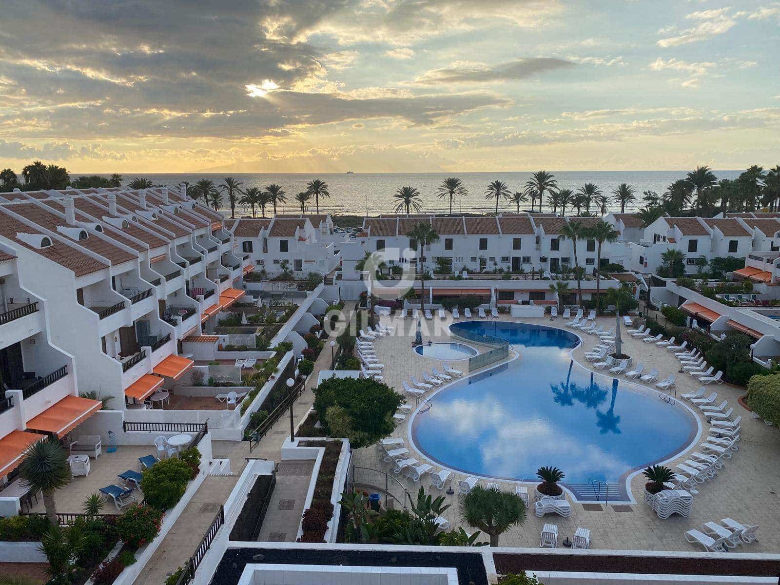 5 slaapkamer Penthouse te koop in Playa de las Americas met zwembad - € 1.400.000 (Ref: 9986143)