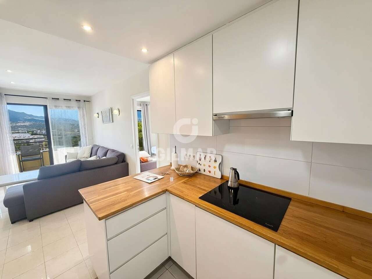 Piso de 2 habitaciones en Playa Paraiso en venta con piscina garaje - 449.000 € (Ref: 9986145)