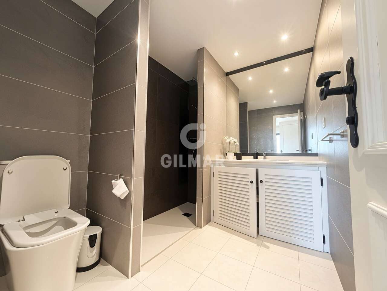 Piso de 2 habitaciones en Playa Paraiso en venta con piscina garaje - 449.000 € (Ref: 9986145)