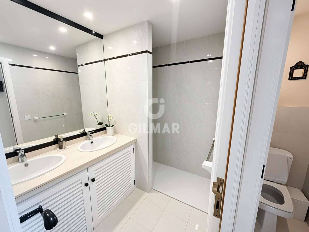 Piso de 2 habitaciones en Playa Paraiso en venta con piscina garaje - 449.000 € (Ref: 9986145)