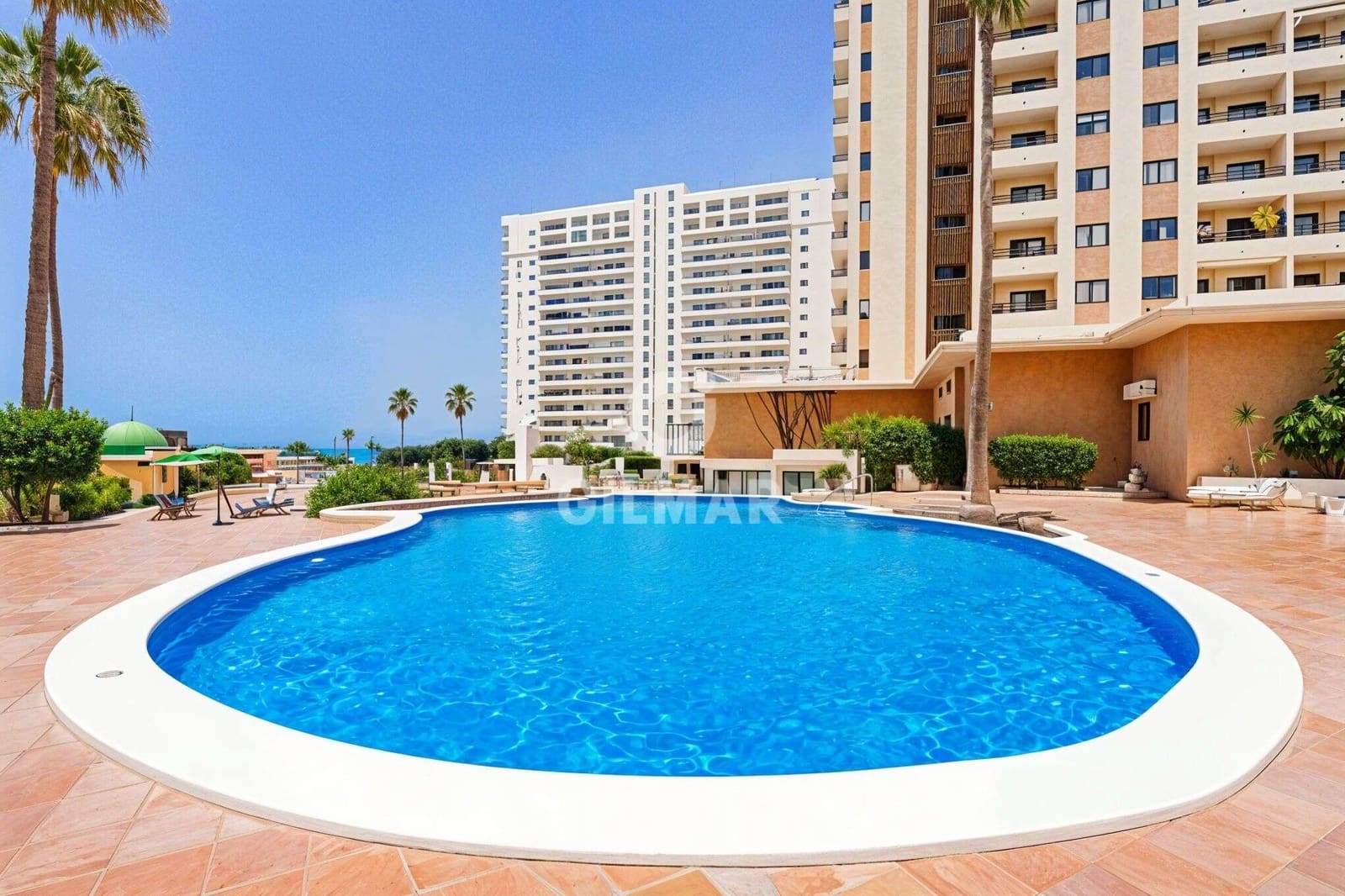 Piso de 2 habitaciones en Playa Paraiso en venta con piscina garaje - 449.000 € (Ref: 9986145)