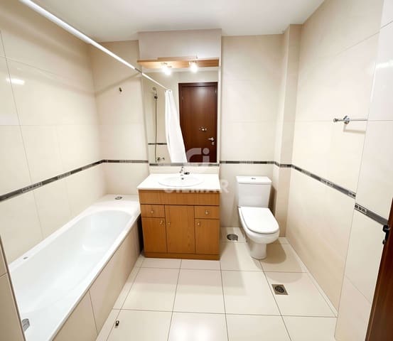 2 slaapkamer Flat te koop in Guargacho met garage - € 220.000 (Ref: 9986146)