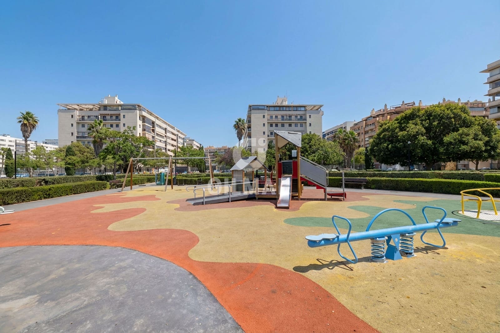 4 Zimmer Wohnung zu verkaufen in Malaga Stadt mit Pool Garage - 795.000 € (Ref: 9989274)