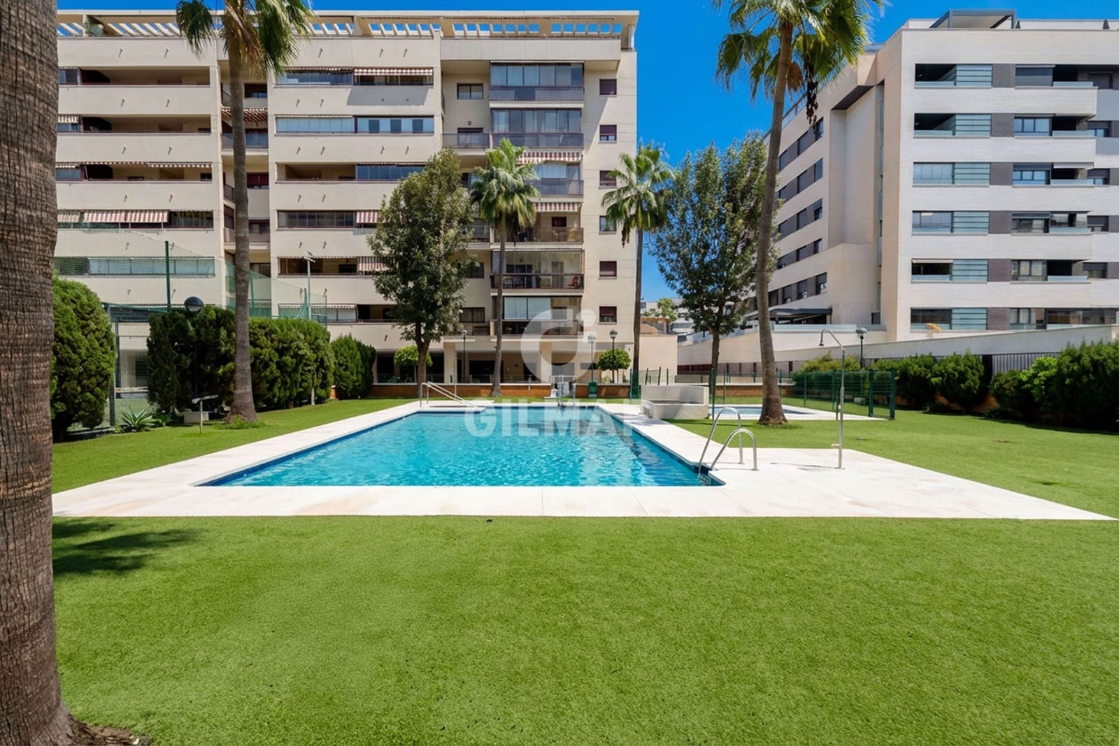4 Zimmer Wohnung zu verkaufen in Malaga Stadt mit Pool Garage - 795.000 € (Ref: 9989274)
