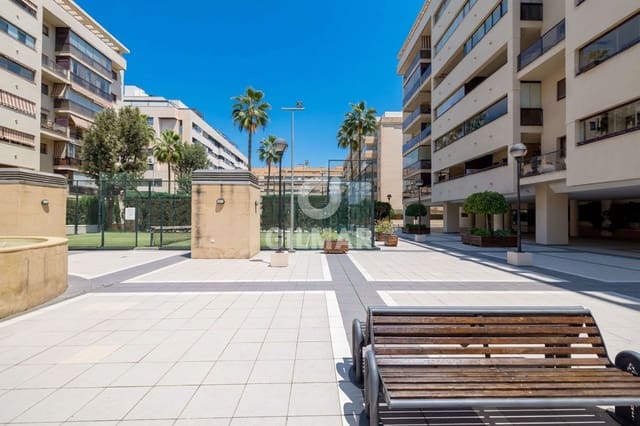 4 Zimmer Wohnung zu verkaufen in Finca El Pato, Málaga Stadt mit Pool Garage - 795.000 € (Ref: 9989274)