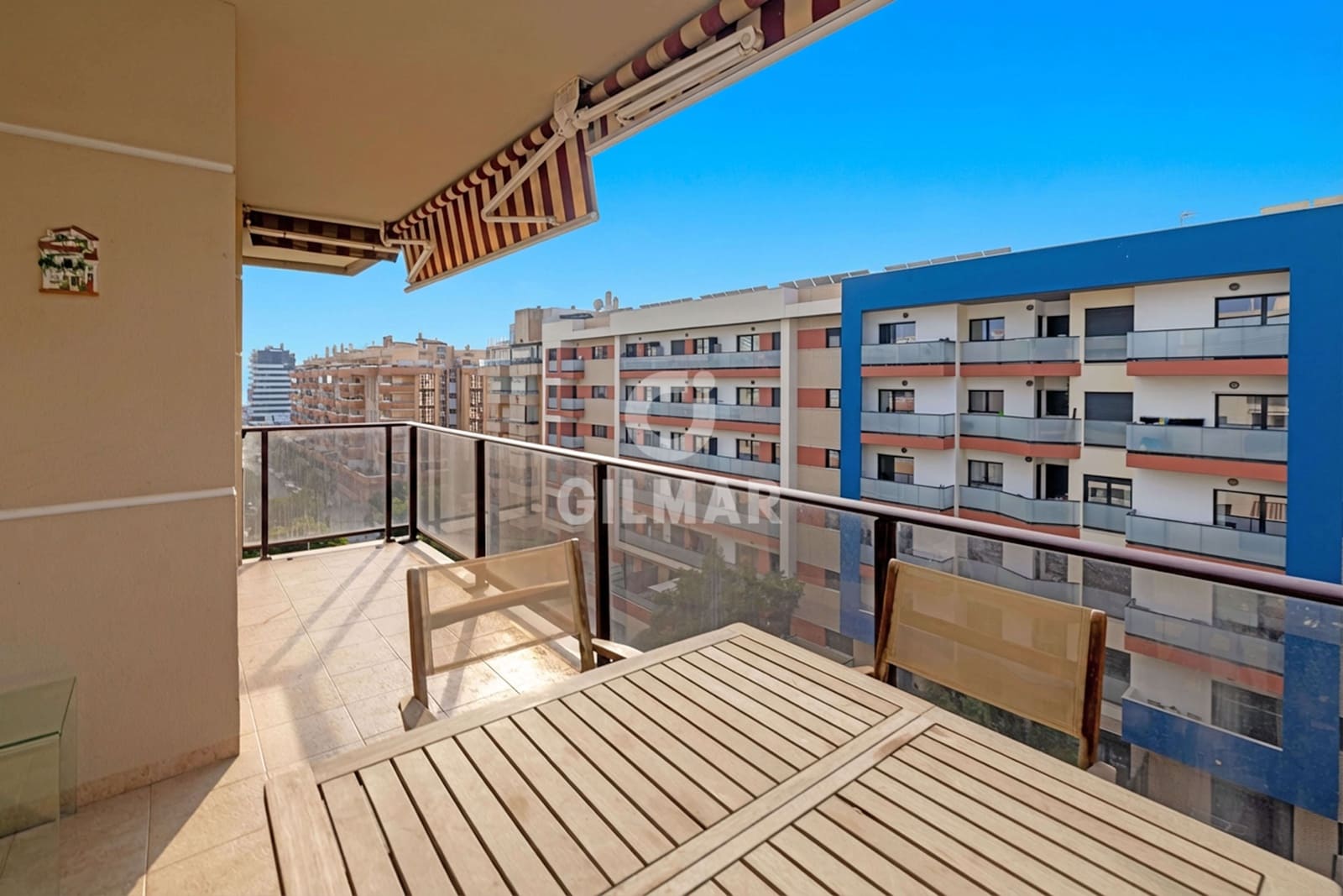 4 Zimmer Wohnung zu verkaufen in Malaga Stadt mit Pool Garage - 795.000 € (Ref: 9989274)