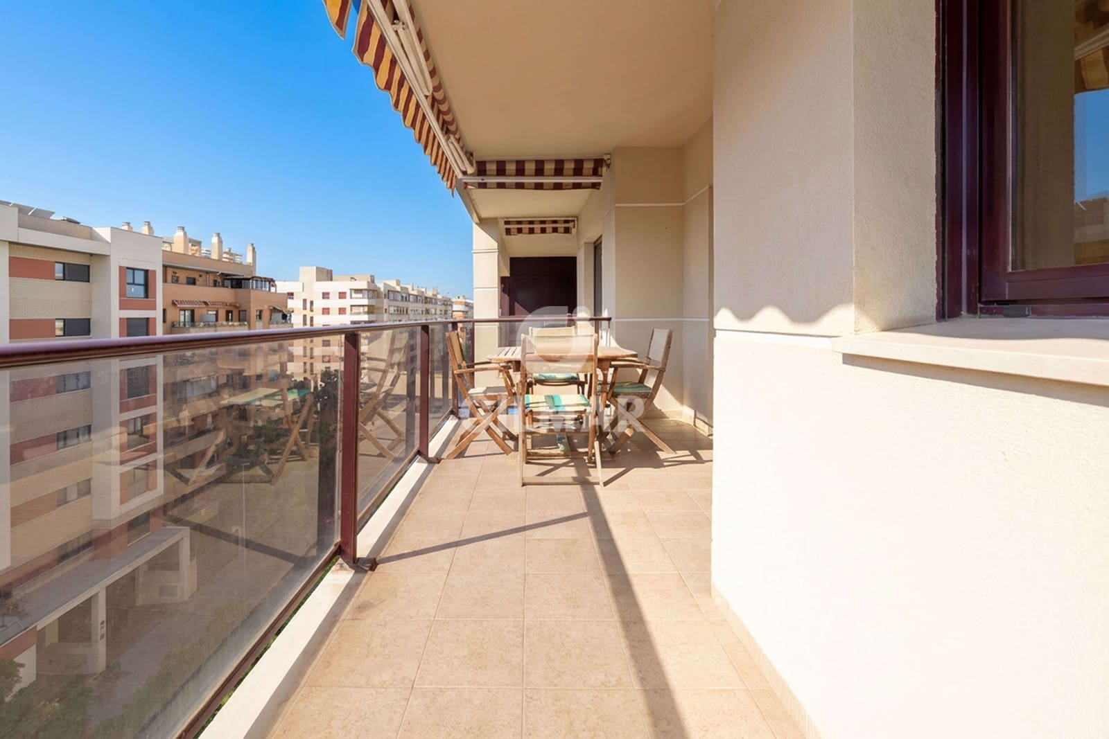 4 Zimmer Wohnung zu verkaufen in Malaga Stadt mit Pool Garage - 795.000 € (Ref: 9989274)