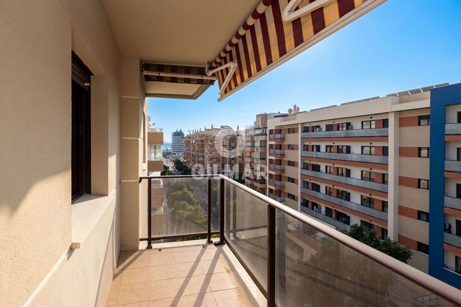 4 Zimmer Wohnung zu verkaufen in Malaga Stadt mit Pool Garage - 795.000 € (Ref: 9989274)
