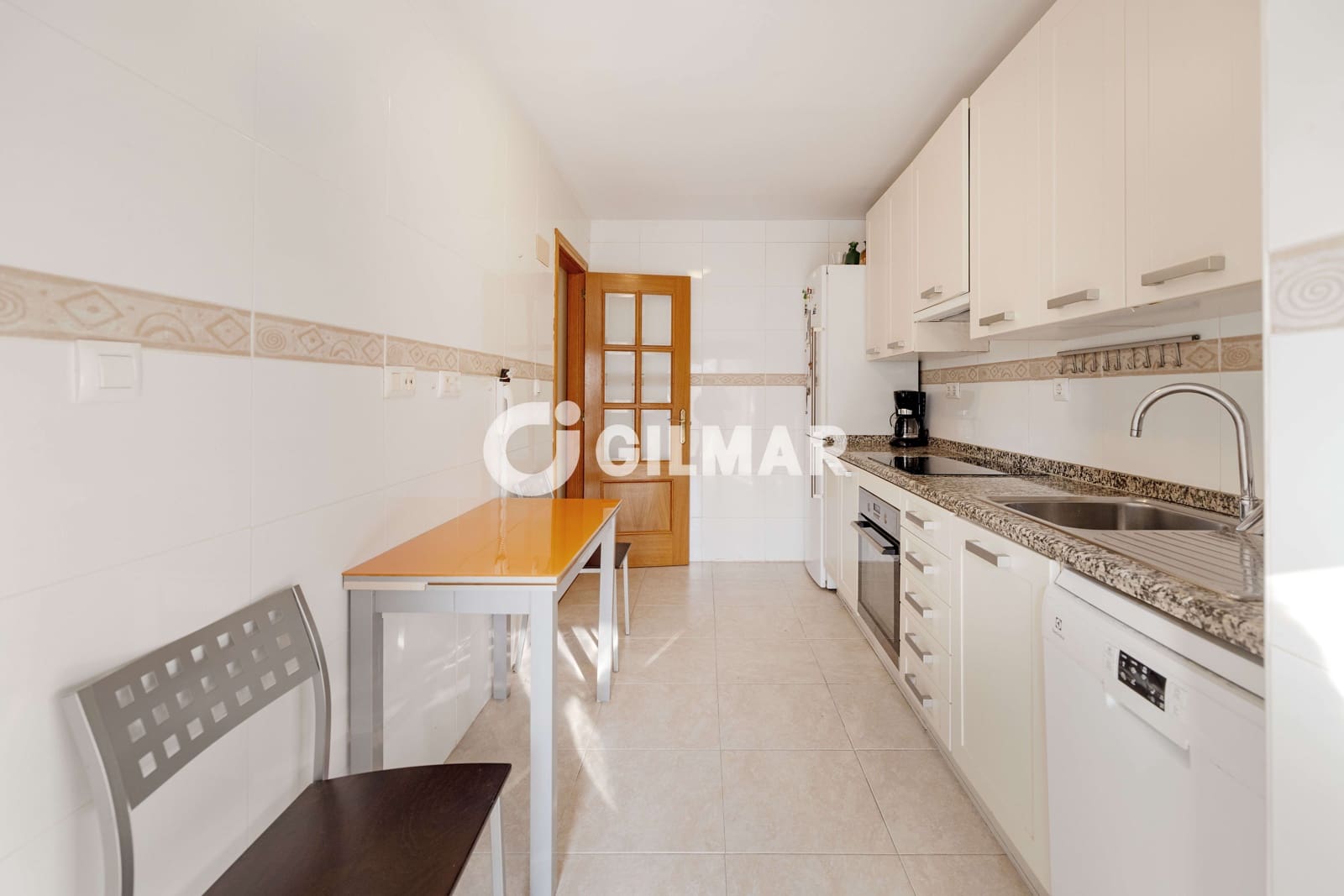 4 soverom Leilighet til salgs i Malaga by med svømmebasseng garasje - € 795 000 (Ref: 9989274)