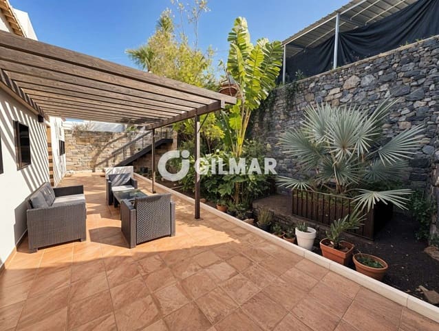 4 Zimmer Villa zu verkaufen in Tejina de Guia de Isora, Guía de Isora mit Garage - 1.220.000 € (Ref: 9989279)