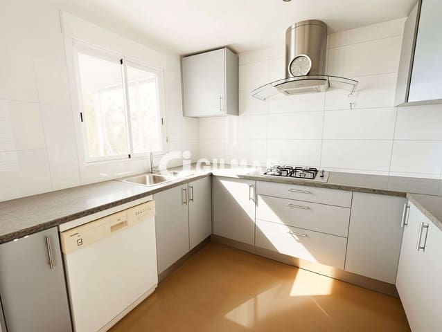 4 makuuhuone Huvila myytävänä paikassa Buzanada, Arona - 580 000 € (Ref: 9989280)