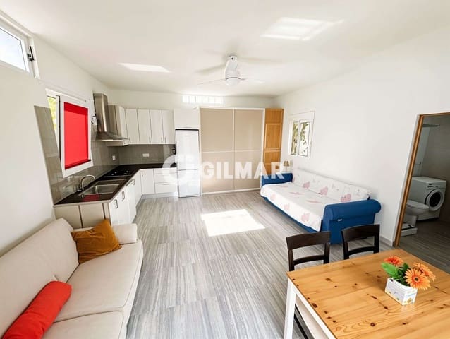 4 makuuhuone Huvila myytävänä paikassa Buzanada, Arona - 580 000 € (Ref: 9989280)