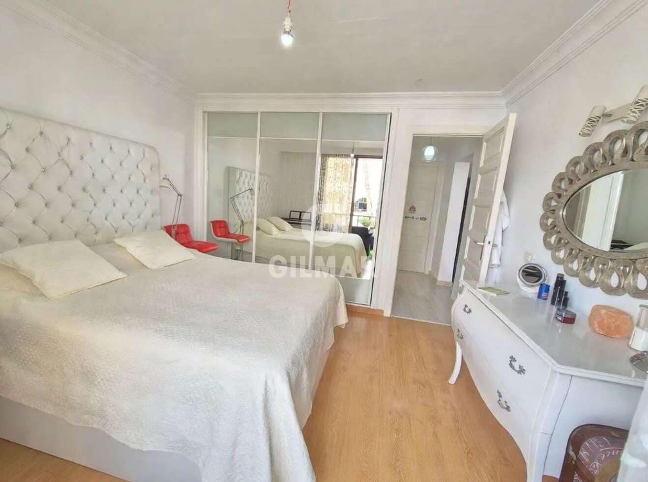2 makuuhuone Asunto myytävänä paikassa Playa de las Americas mukana uima-altaan 
autotalli - 630 000 € (Ref: 9989281)