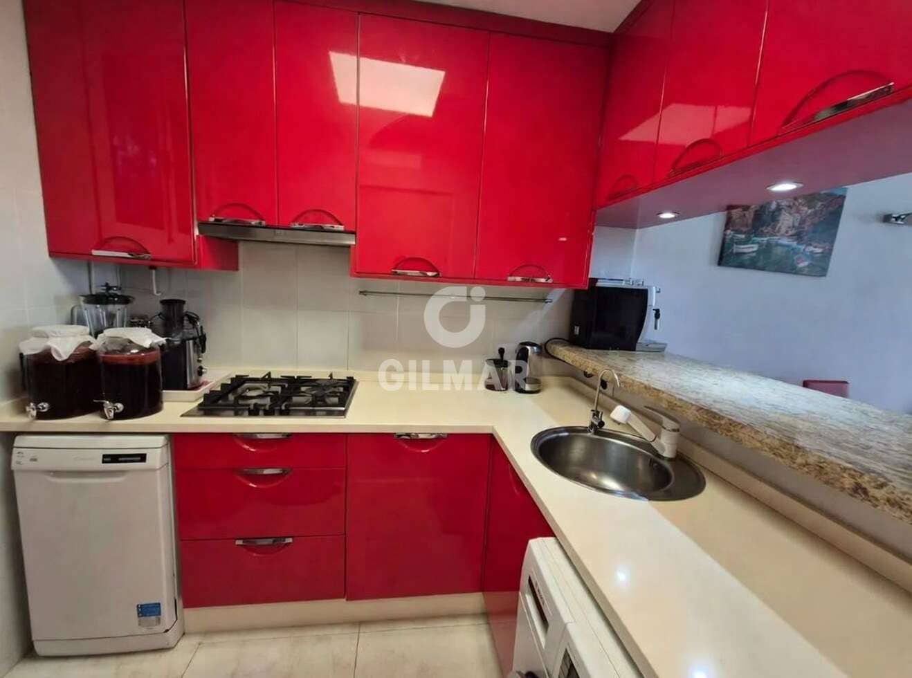 2 makuuhuone Asunto myytävänä paikassa Playa de las Americas mukana uima-altaan 
autotalli - 630 000 € (Ref: 9989281)