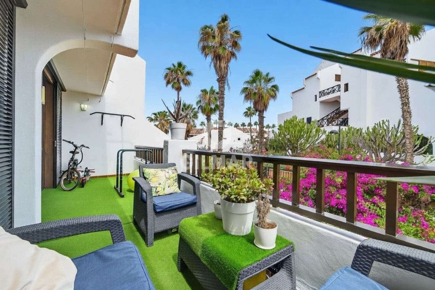 2 makuuhuone Asunto myytävänä paikassa Playa de las Americas mukana uima-altaan 
autotalli - 630 000 € (Ref: 9989281)
