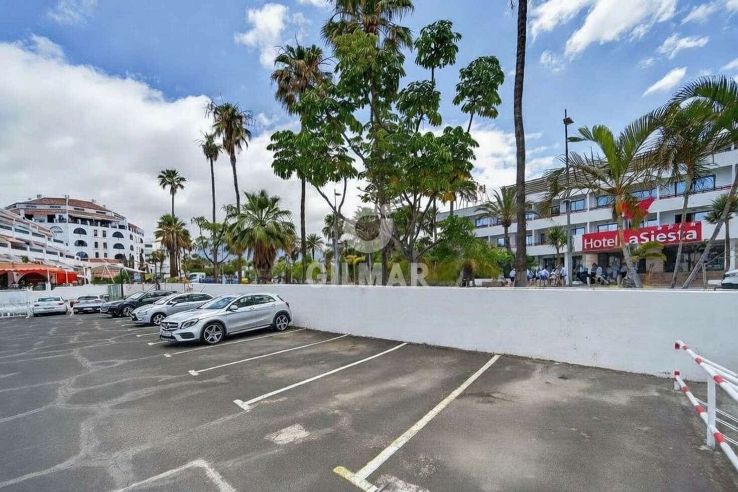 2 makuuhuone Asunto myytävänä paikassa Playa de las Americas mukana uima-altaan 
autotalli - 630 000 € (Ref: 9989281)