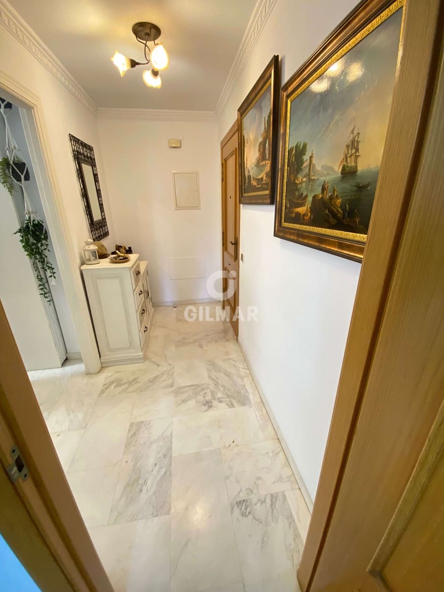 3 makuuhuone Asunto myytävänä paikassa Estepona mukana uima-altaan 
autotalli - 475 000 € (Ref: 9989869)