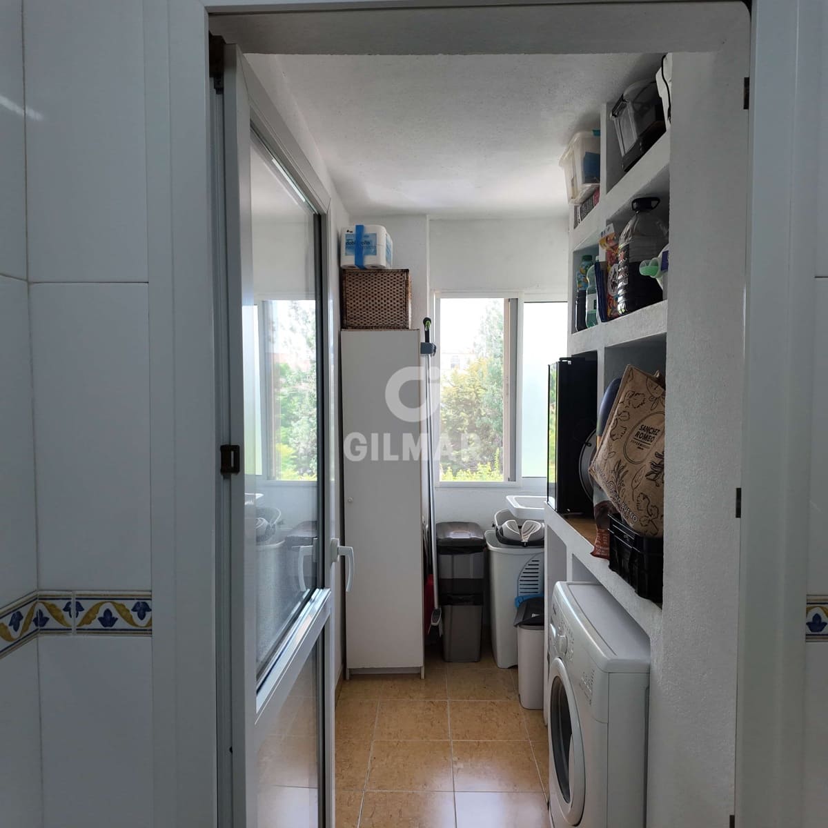 3 makuuhuone Asunto myytävänä paikassa Estepona mukana uima-altaan 
autotalli - 475 000 € (Ref: 9989869)