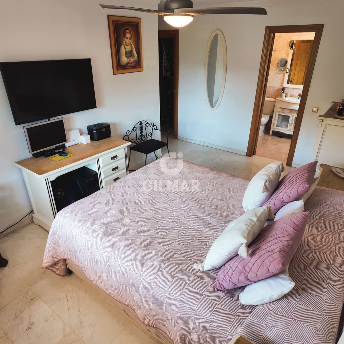 3 makuuhuone Asunto myytävänä paikassa Estepona mukana uima-altaan 
autotalli - 475 000 € (Ref: 9989869)