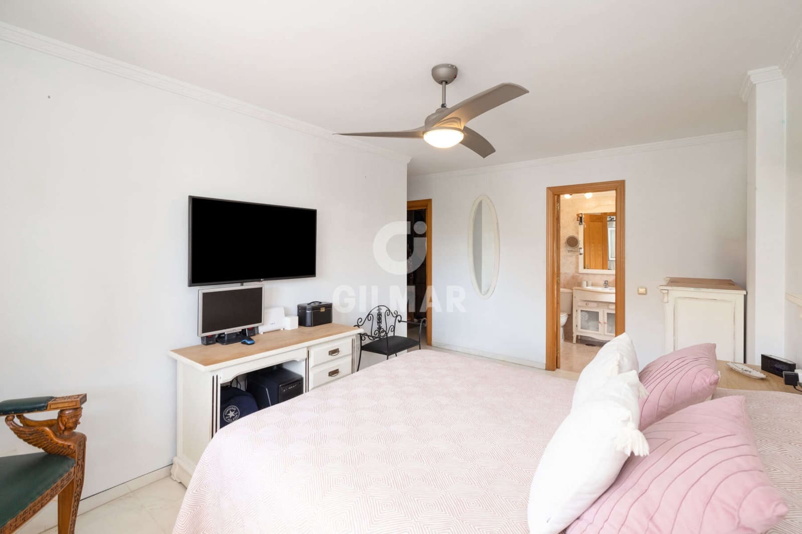 3 Zimmer Wohnung zu verkaufen in Estepona mit Pool Garage - 460.000 € (Ref: 9989869)