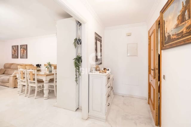 3 bedroom Flat for sale in Huerta Nueva, Estepona with pool garage - € 475,000 (Ref: 9989869)