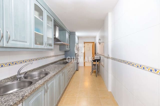 3 bedroom Flat for sale in Huerta Nueva, Estepona with pool garage - € 475,000 (Ref: 9989869)