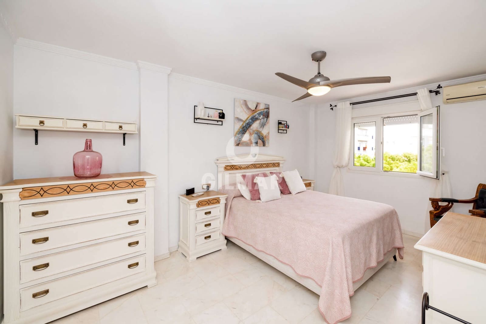 3 Zimmer Wohnung zu verkaufen in Estepona mit Pool Garage - 460.000 € (Ref: 9989869)