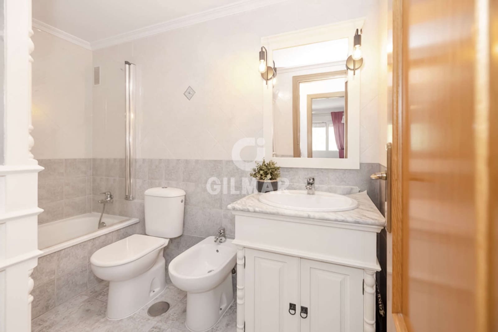 3 Zimmer Wohnung zu verkaufen in Estepona mit Pool Garage - 460.000 € (Ref: 9989869)
