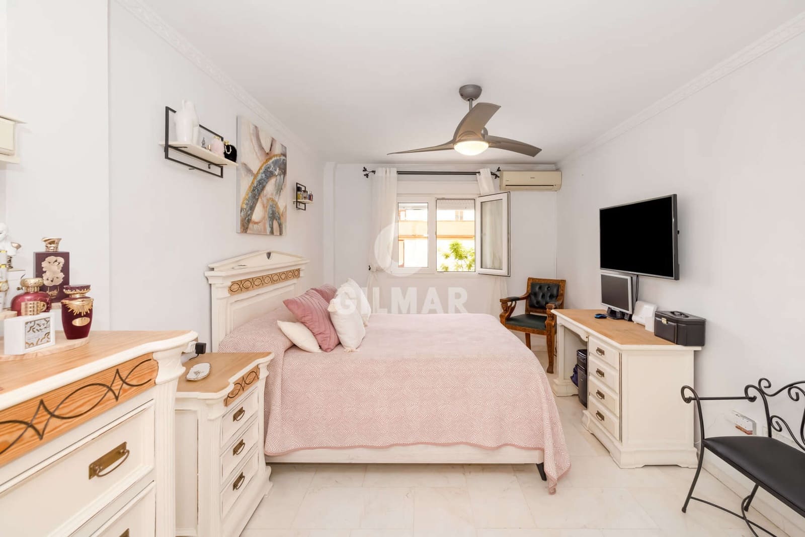 3 Zimmer Wohnung zu verkaufen in Estepona mit Pool Garage - 460.000 € (Ref: 9989869)