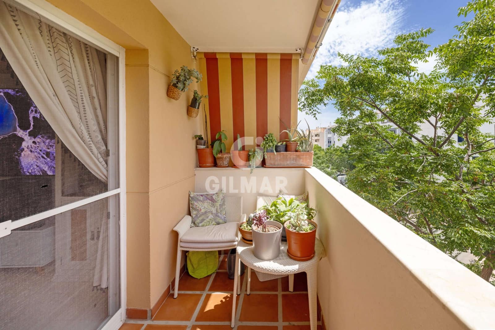 3 Zimmer Wohnung zu verkaufen in Estepona mit Pool Garage - 460.000 € (Ref: 9989869)