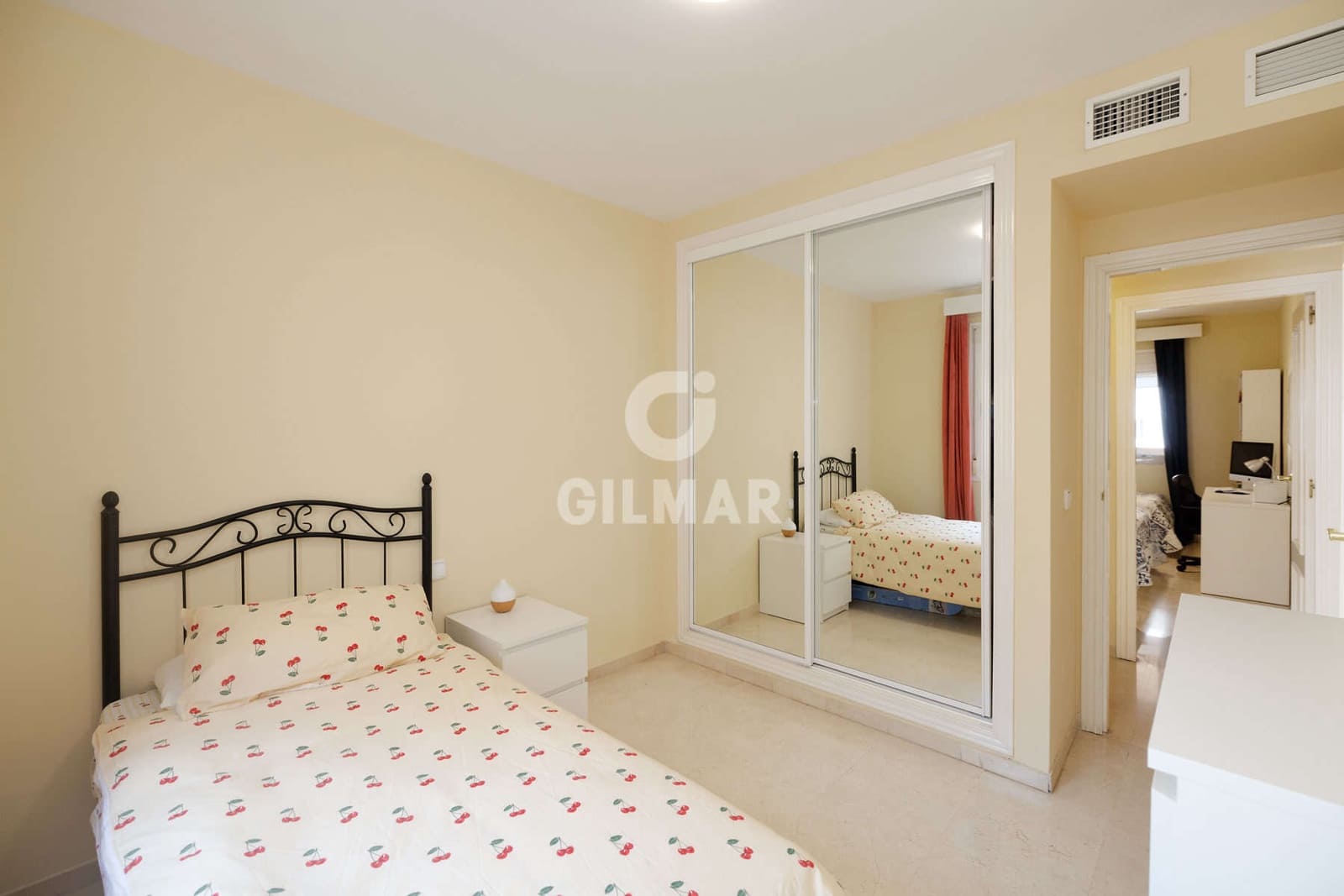 4 quarto Apartamento para venda em Estepona com garagem - 636 000 € (Ref: 9989871)