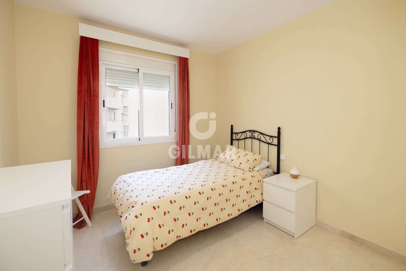 4 quarto Apartamento para venda em Estepona com garagem - 636 000 € (Ref: 9989871)