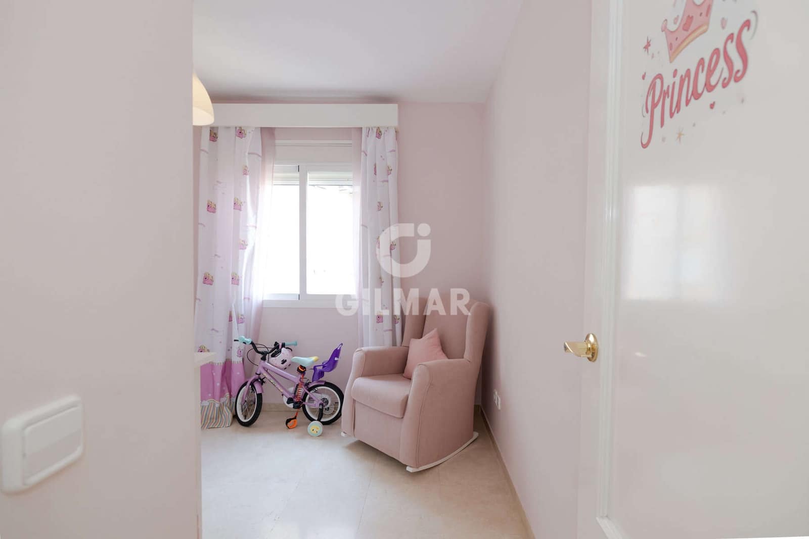 4 quarto Apartamento para venda em Estepona com garagem - 636 000 € (Ref: 9989871)