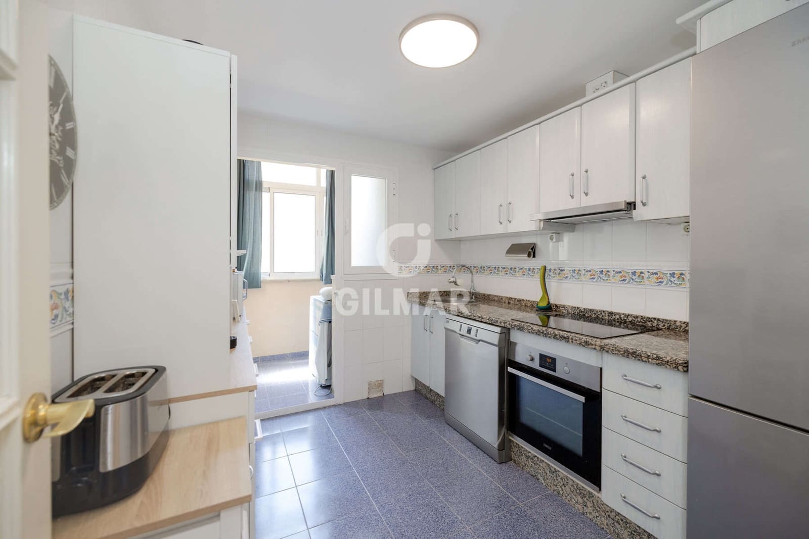 4 quarto Apartamento para venda em Estepona com garagem - 636 000 € (Ref: 9989871)