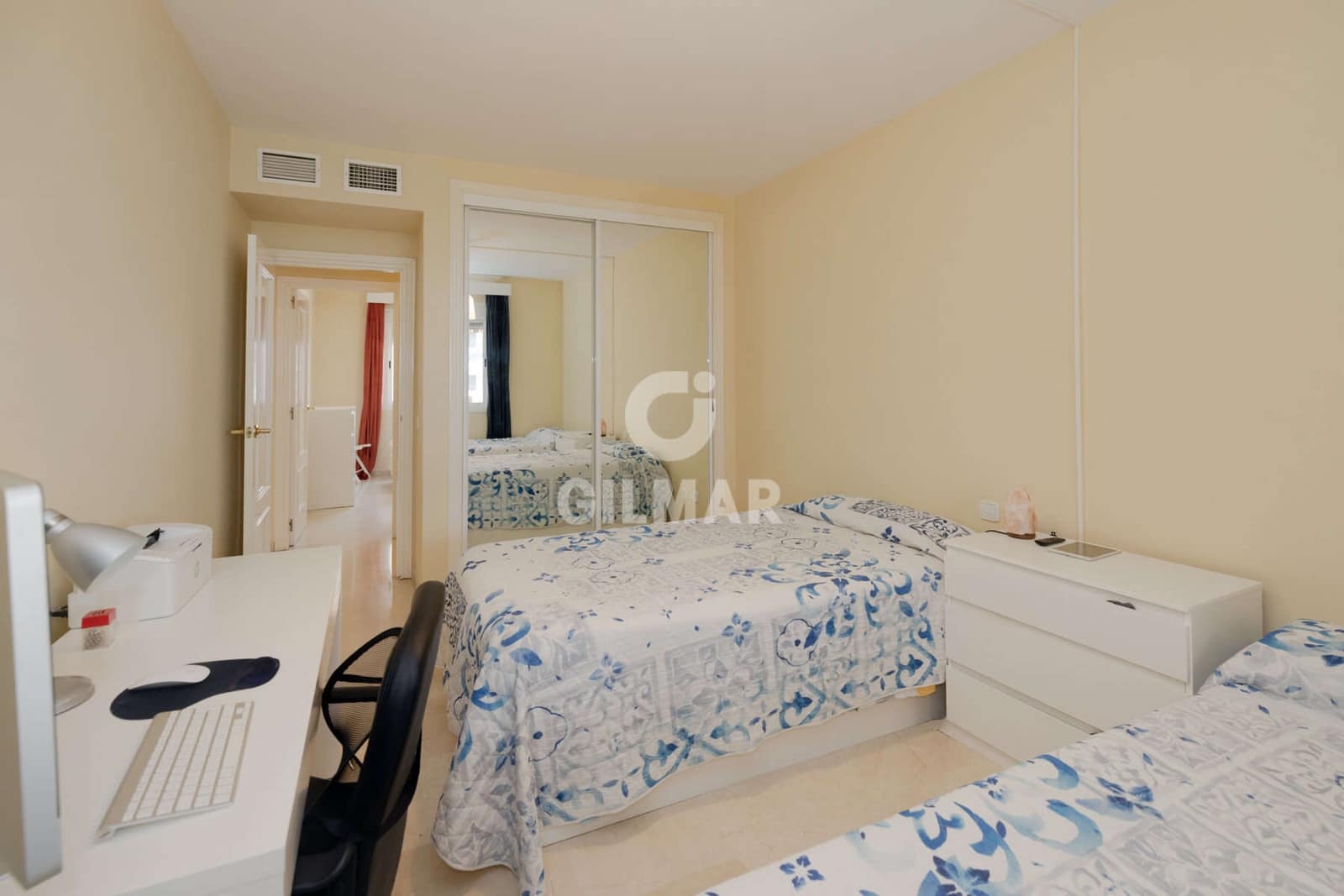 4 quarto Apartamento para venda em Estepona com garagem - 636 000 € (Ref: 9989871)