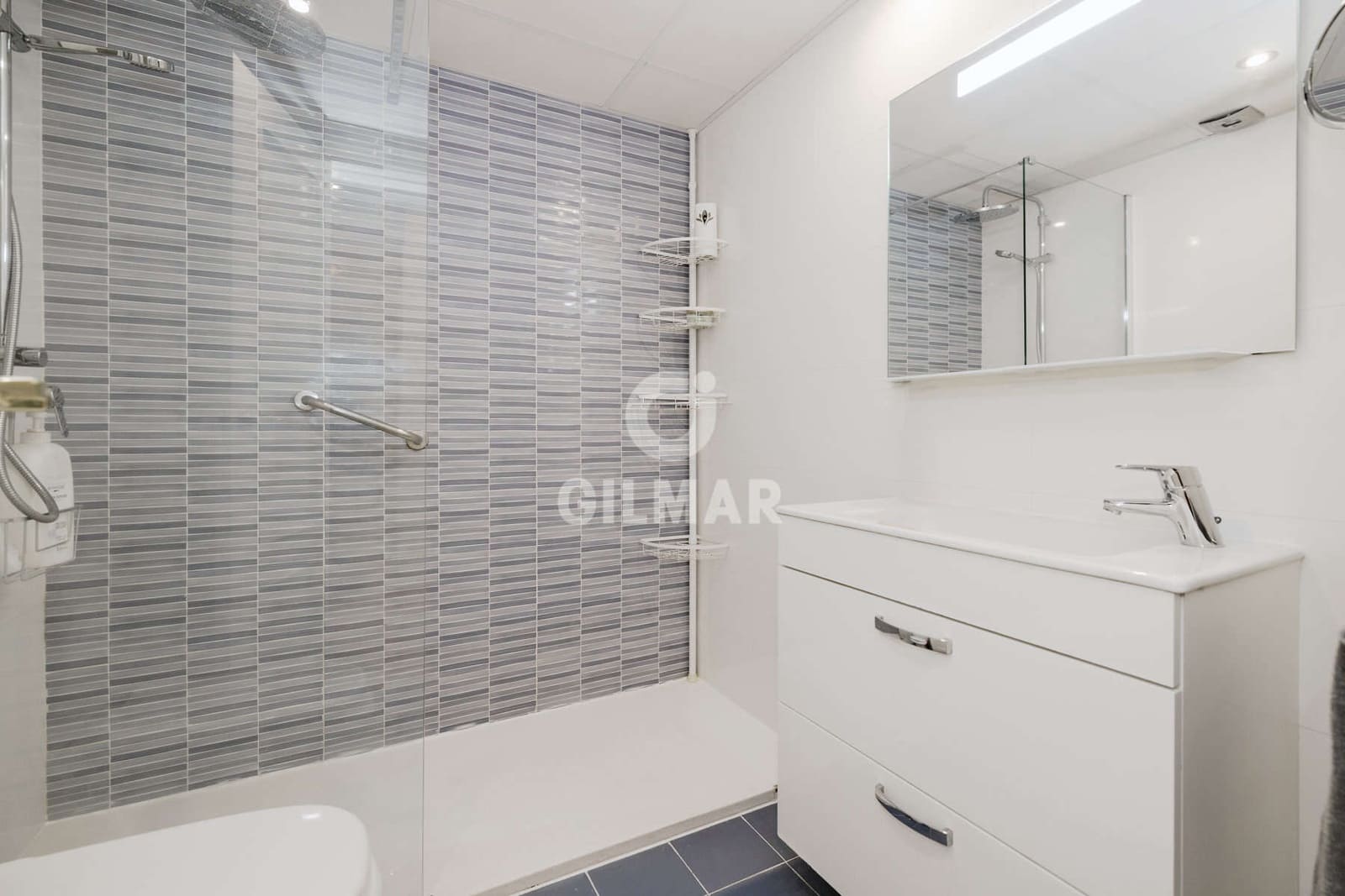 4 quarto Apartamento para venda em Estepona com garagem - 636 000 € (Ref: 9989871)
