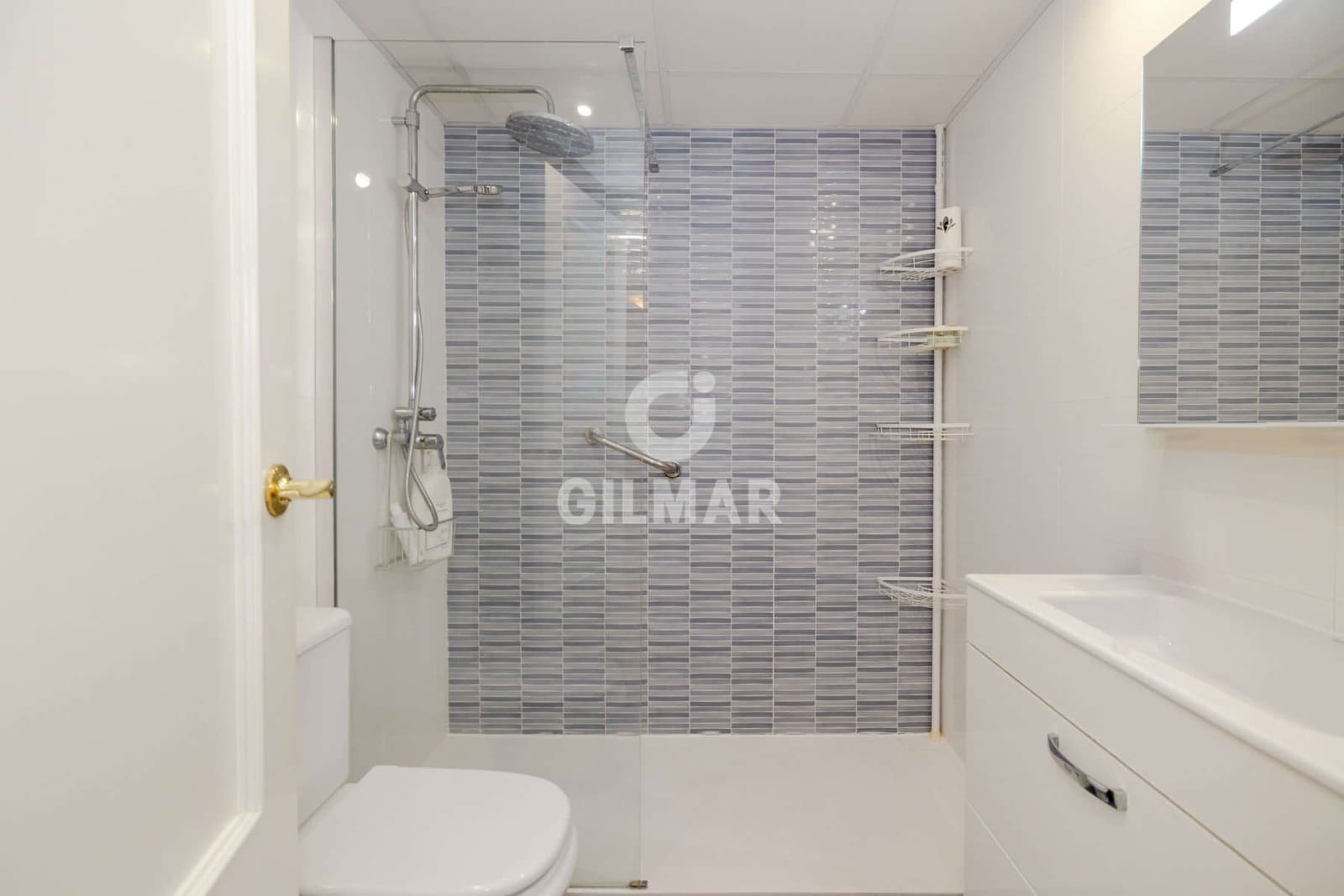 4 quarto Apartamento para venda em Estepona com garagem - 636 000 € (Ref: 9989871)