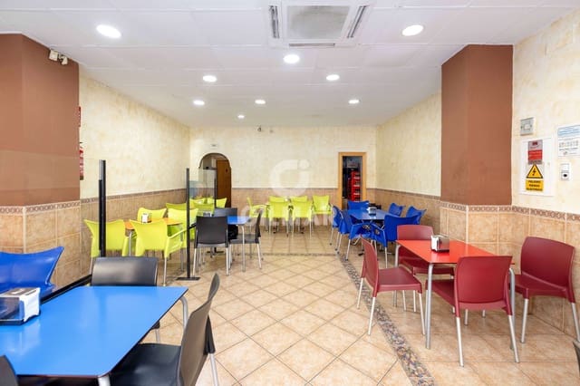 Komercyjne na sprzedaż w Puerta Blanca, Miasto Málaga - 533 000 € (Ref: 9989874)