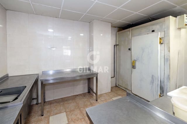 Komercyjne na sprzedaż w Puerta Blanca, Miasto Málaga - 533 000 € (Ref: 9989874)