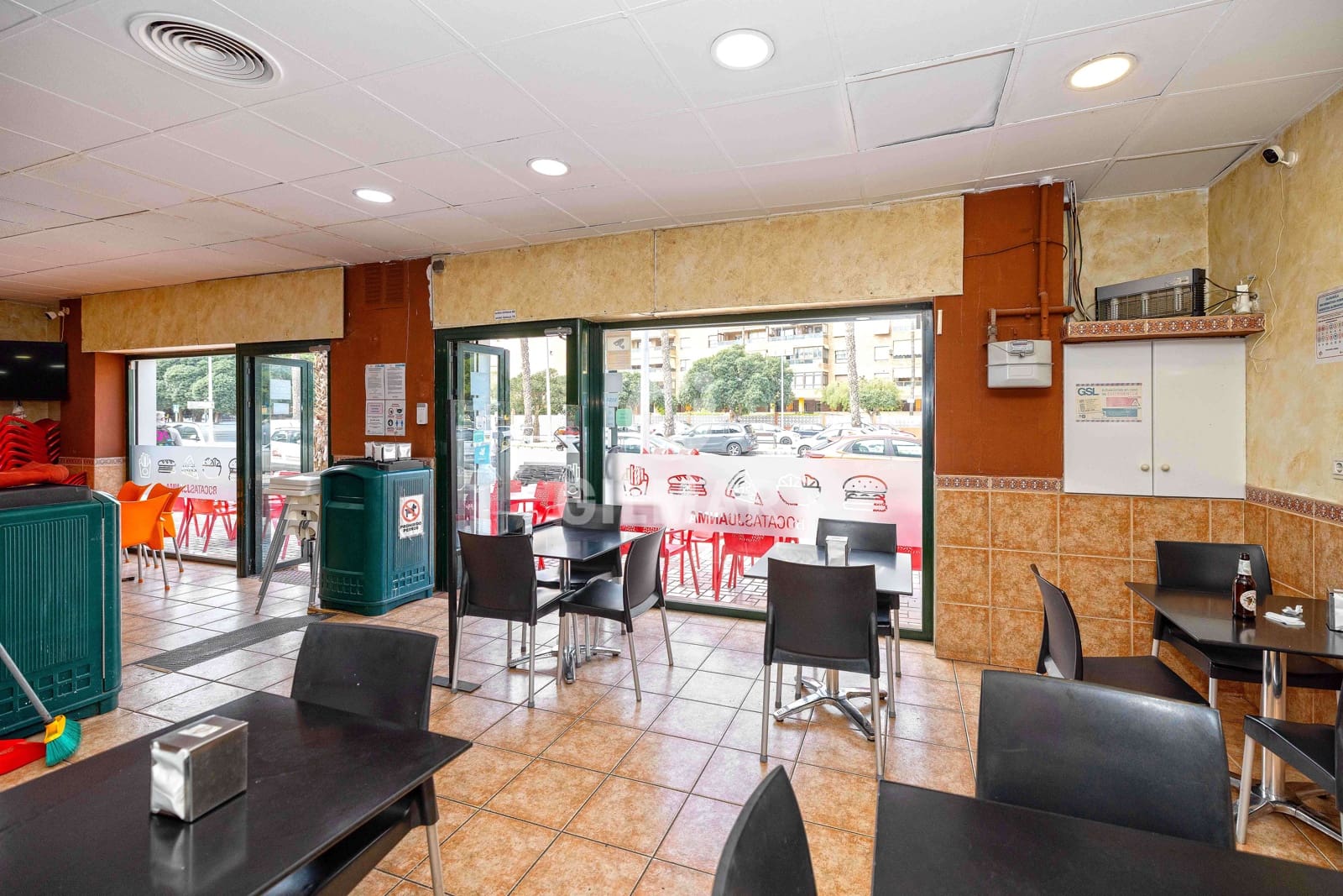 Komercyjne na sprzedaż w Miasto Malaga - 533 000 € (Ref: 9989874)