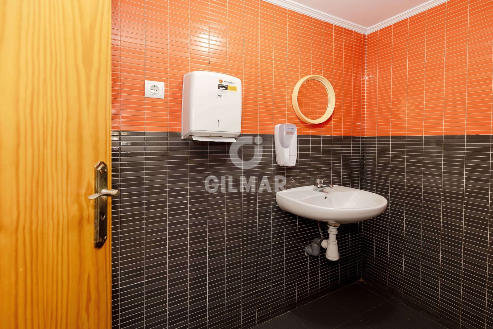 Komercyjne na sprzedaż w Miasto Malaga - 533 000 € (Ref: 9989874)