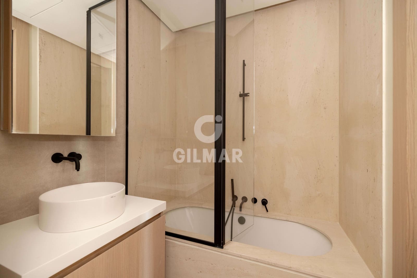 3 Zimmer Wohnung zu verkaufen in Malaga Stadt mit Pool Garage - 1.590.000 € (Ref: 9989877)