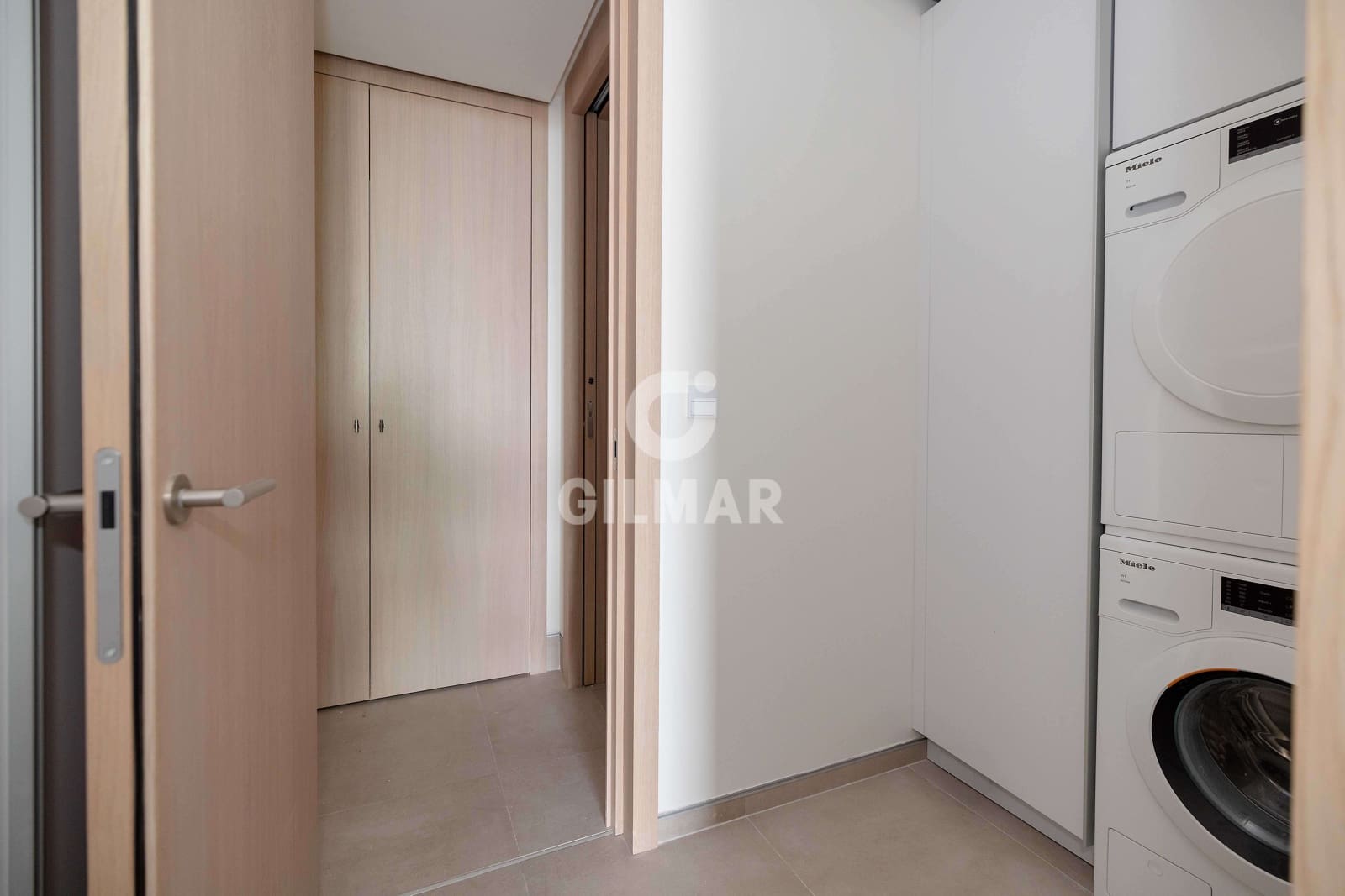 3 Zimmer Wohnung zu verkaufen in Malaga Stadt mit Pool Garage - 1.590.000 € (Ref: 9989877)