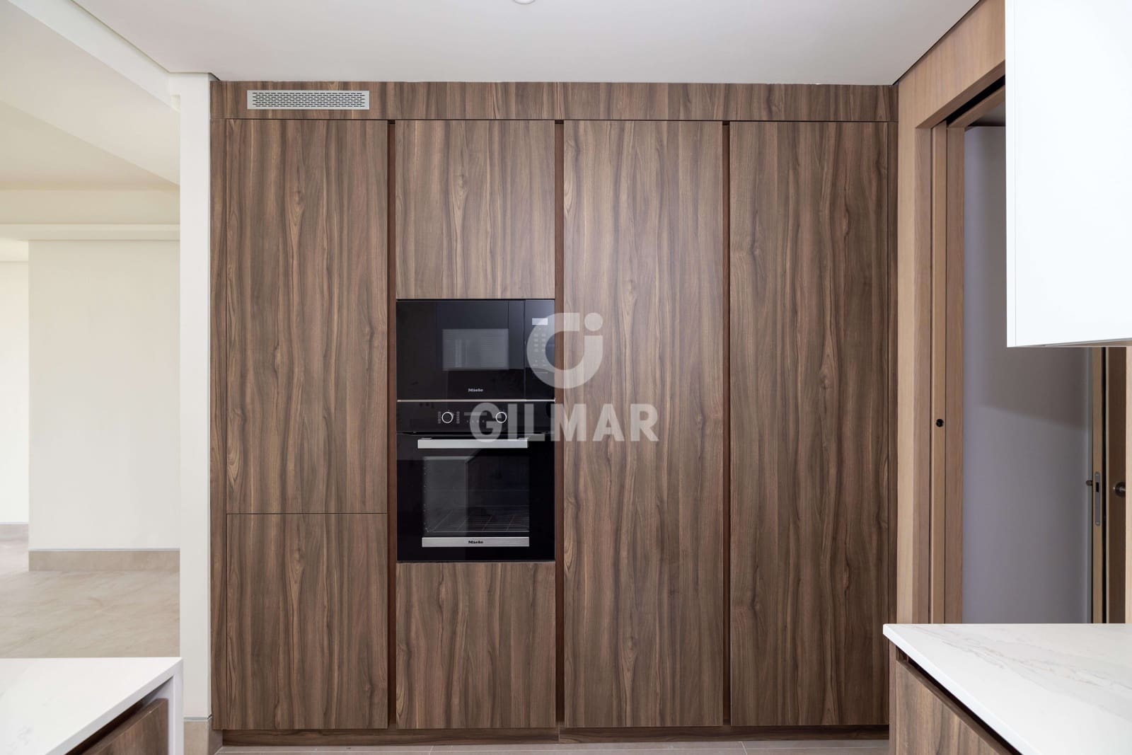 3 Zimmer Wohnung zu verkaufen in Malaga Stadt mit Pool Garage - 1.590.000 € (Ref: 9989877)